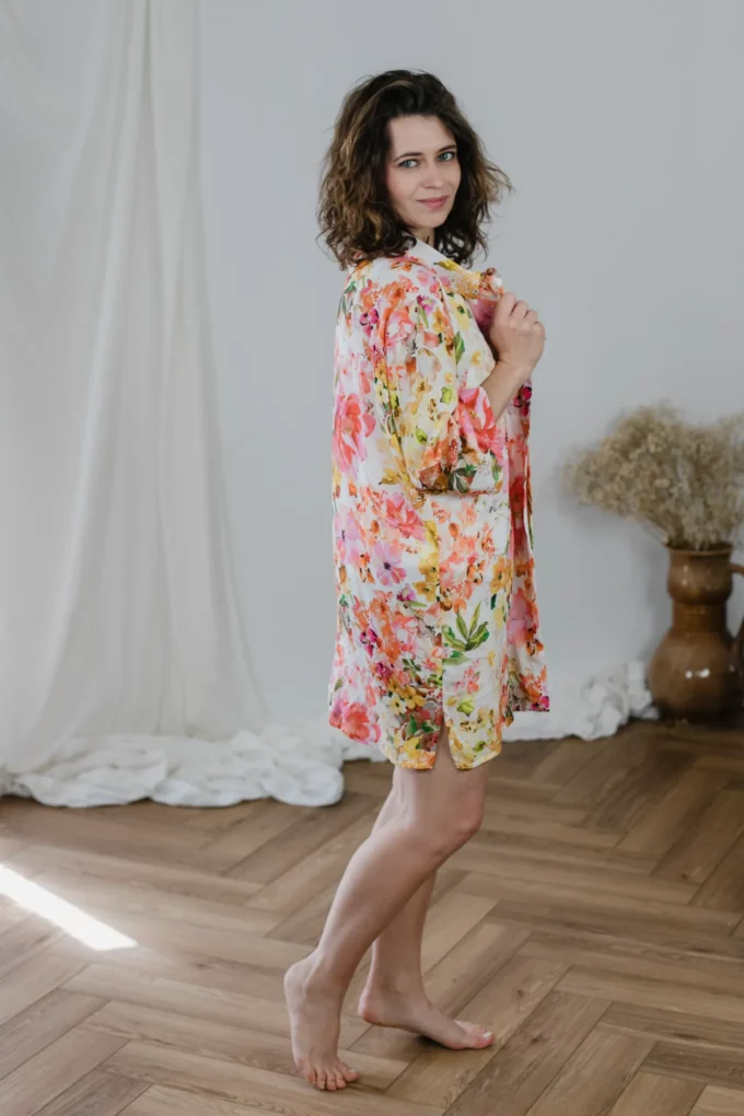 Koszula Natasha lekka jak mgiełka, kimono, wiskoza malowane kwiaty - obrazek 3