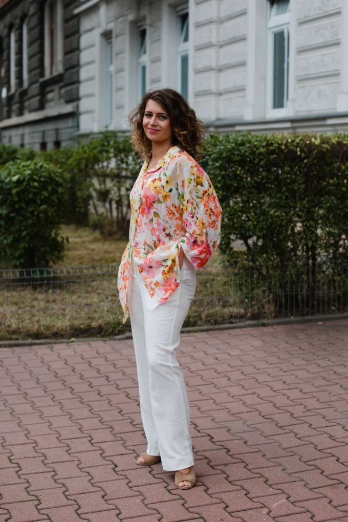 Koszula Natasha lekka jak mgiełka, kimono, wiskoza malowane kwiaty - obrazek 2