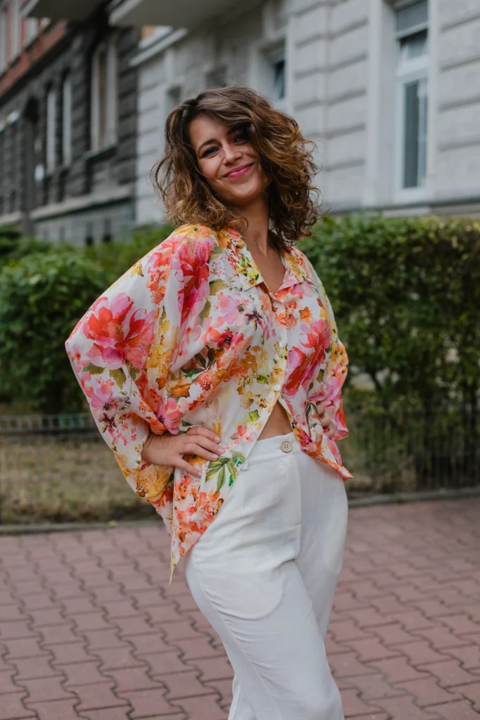 Koszula Natasha lekka jak mgiełka, kimono, wiskoza malowane kwiaty - obrazek 4