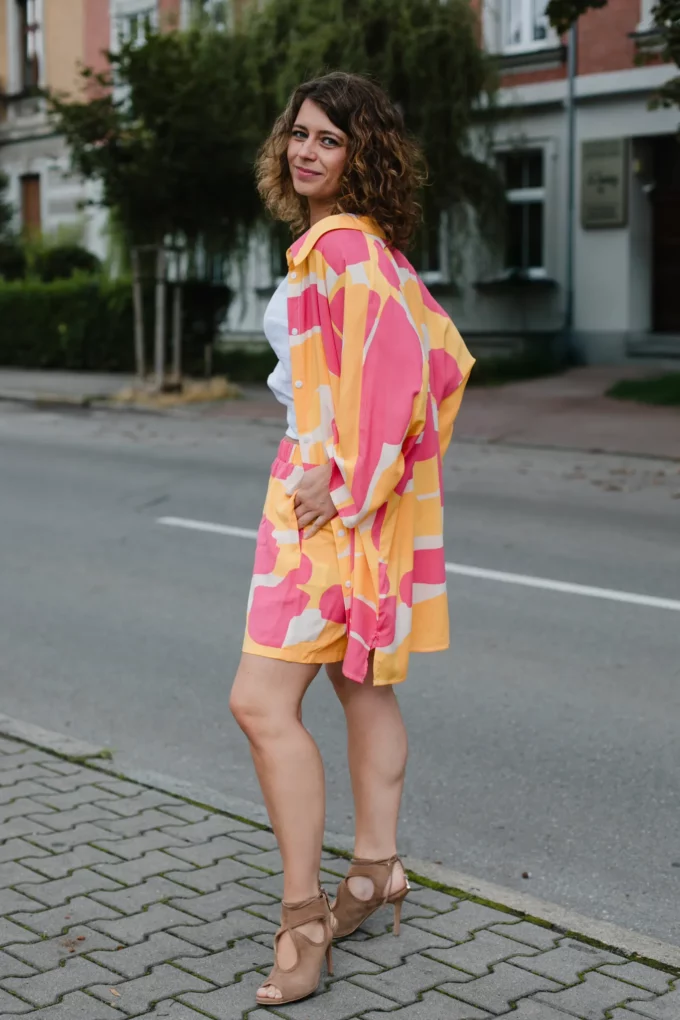 Spodenki Sasha i koszula Natasha komplet wiskoza kolorowe plamy - obrazek 7