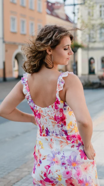 Sukienka Eloise wiskoza malowane kwiaty romantyczna