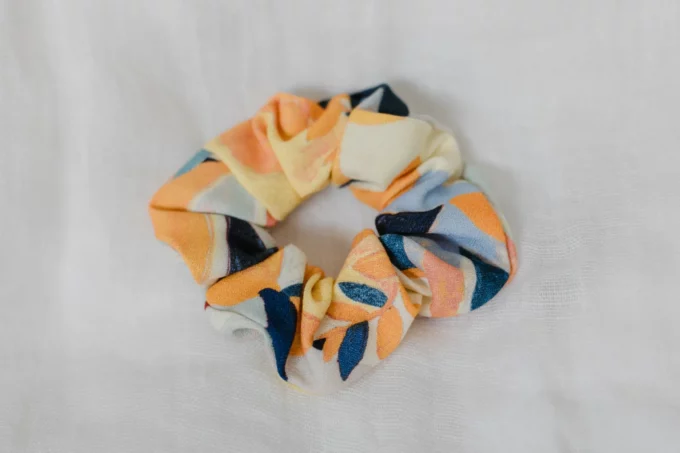 gumka scrunchie 70 flowers - obrazek 2
