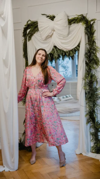 Sukienka Sophie 2.0 różowe plamki wiskoza śliweczki