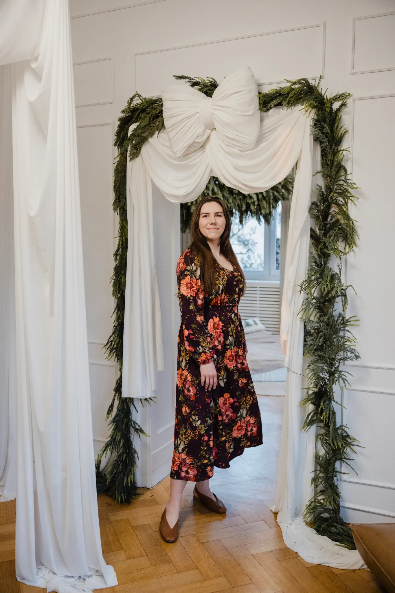 Sukienka Sophie 2.0 bordowe kwiaty - obrazek 9