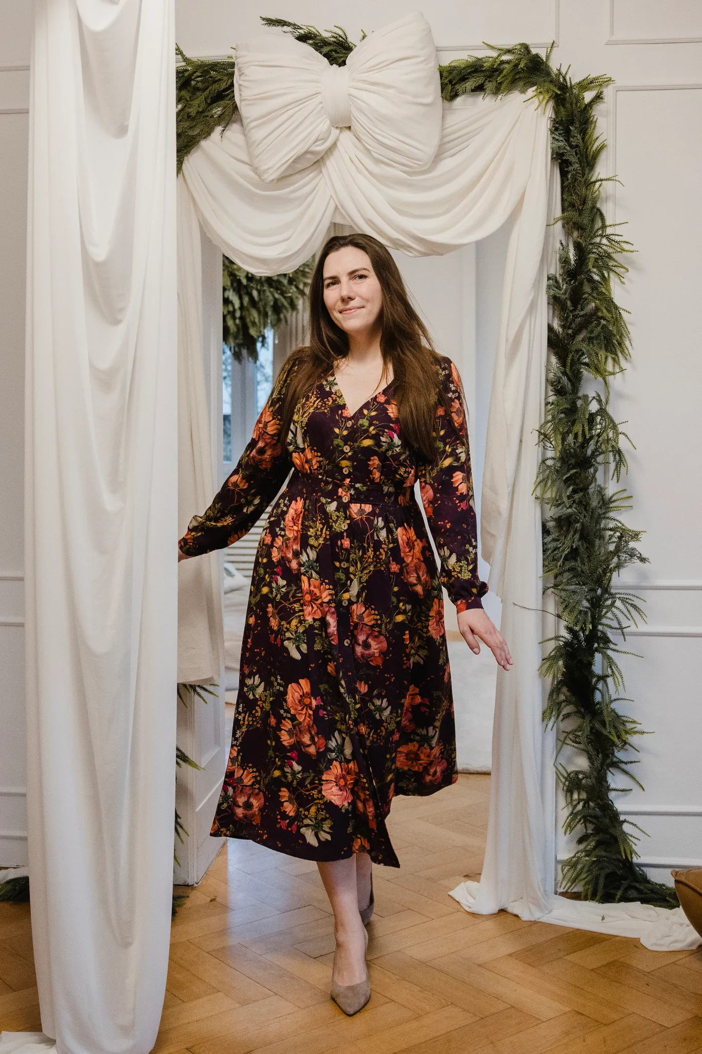 Sukienka Sophie 2.0 bordowe kwiaty - obrazek 2